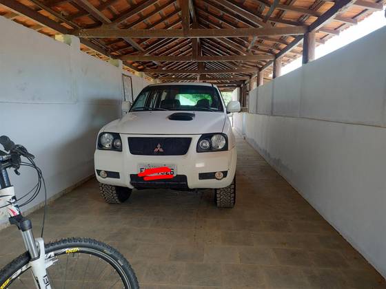 MITSUBISHI PAJERO 2.5 HD 4X4 8V TURBO INTERCOOLER DIESEL 4P MANUAL MITSUBISHI PAJERO 2.5 HD 4X4 8V TURBO INTERCOOLER DIESEL 4P MANUAL